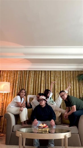 Recreating Friends Intro with Friends | TV Show Friends