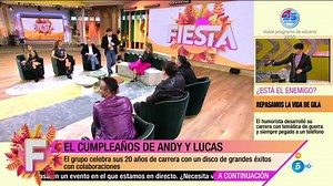 195K views · 909 reactions | El dúo musical montó en cólera porque un redactor interrumpió la intervención de los cantantes en el programa 'Fiesta' para dar la noticia del robo del móvil de Gloria Camila. Leer más: https://bit.ly/3Xte8TT | ESdiario | Facebook