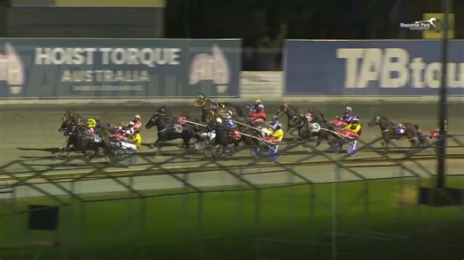 Bonstar got a dream trip along the peg-line to peel off and score for Peter Marsh and Joey Suvaljko... #GloucesterPark | Gloucester Park