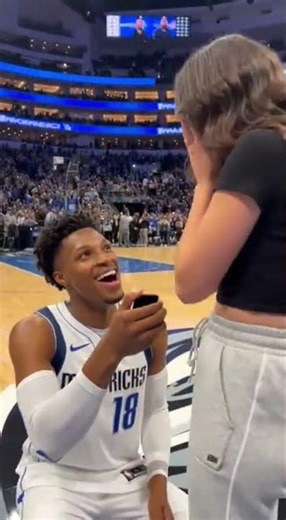 He Proposed on a Basketball Court… Her Reaction Says EVERYTHING 💍🏀 | Emotional Arena Proposal #NBA