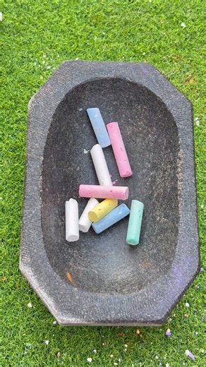 Colourful chalk crushing so satisfying |ASMR 🌈🤍