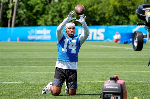 Lions WR Amon-Ra St. Brown announces engagement to longtime girlfriend