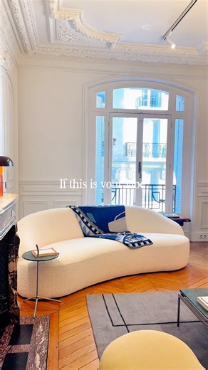 Juliana de Giacomi on Instagram: "Vous saviez que j’adore les belles annonces en début d’année ? 😊 Et bien celle-ci, j’avais hâte de vous en parler ! L’année commence avec son lot de gros changements et de nouveautés, et voici la première que je voulais partager avec vous : j’ai rejoint l’équipe @nineunited.france et @andtradition ! 👌👌👌 Après toutes ces années à évoluer dans l’univers de la déco et du design, c’était une évidence pour moi d’intégrer une marque aussi iconique. 🤍🤍 Tellement 