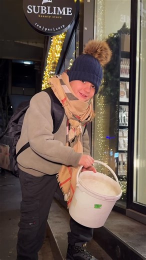 Sublime.md | cosmetică coreeană și europeană on Instagram: "În spatele fiecărui video perfect sunt duble, glume spontane și zâmbete sincere 😅😂"