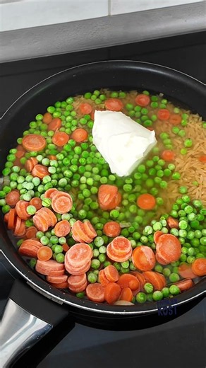 Kritharaki-Pfanne mit Würstchen - Familienkost Rezept #kritharaki