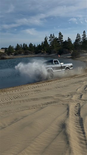 Sand Dune Lake edge run in the big block F-150 🇺🇸😁
