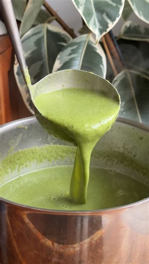 Sophie Gastman RNutr on Instagram: "SOUPS & SIDES EP 3: pea & edamame soup with garlicky whipped feta on sourdough 24g protein + 9g fibre (with the sides) serves 4 ingredients - oil - 1/4 tsp cumin seeds - 1 onion, diced - 4 cloves garlic, roughly chopped - small handful of parsley, leaves separated and stems finely chopped - 1 tsp lemon zest - pinch of chilli flakes (optional) - 250g frozen peas - 100g frozen edamame beans - 150g spinach - 800ml veg stock - 200g cottage cheese (um I know I’m no