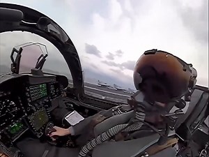 一个视频教会你如何驾驶F18大黄蜂战斗机。