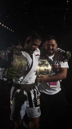 クレベル・コイケがフェザー級ベルトを獲得！