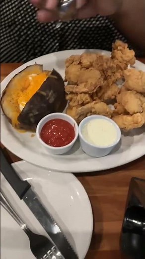 Tropical Smoothie(Mermaid Style) + Cheddars Menu and Food✨🥙