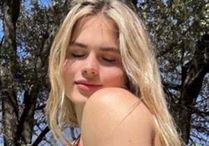 SMU Swimmer Luana Alonso Released Poolside Photos Rocking Red Bikini - BlackSportsOnline