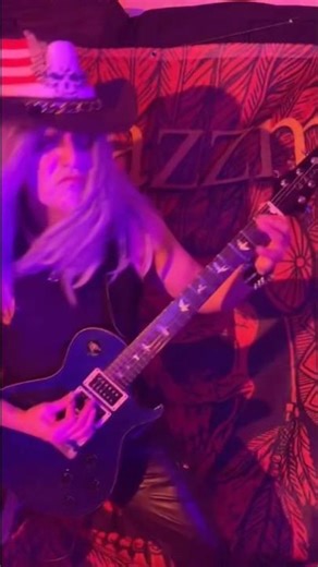 Cowboys From Hell – Pantera Otis Driftwood from The Devil’s Rejects- intro