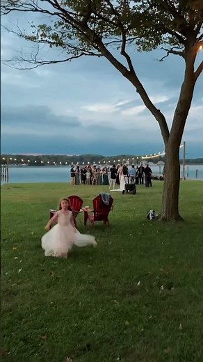 Baltimore Wedding Venue on the Chesapeake Bay. Check out this fall micro wedding.