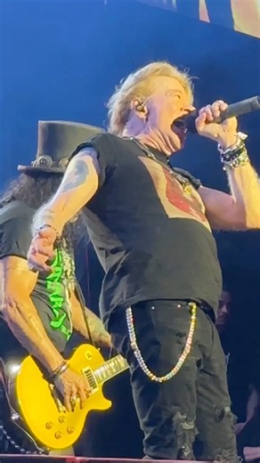Axl Hits the Scream… And Duff Is Feeling Every Second of It