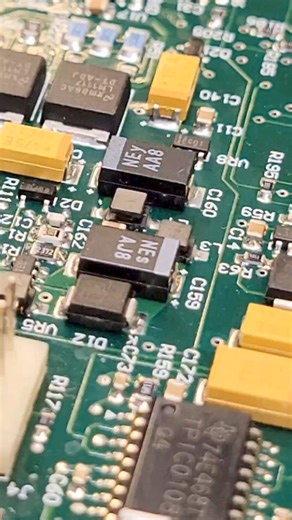 SMD Capacitors Desoldering. #motherboardrepair #desoldering #capacitor #solderingiron #electronicsrepair | Nebs Alfonso