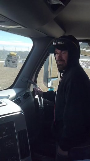 This hydraulic assist slaps, but for real, this thing is cool! #dirtperfect #mrmillennial #nyamillennial #coolmachines #hydraulicassist @nyamillennial