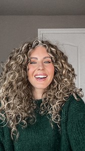 25K views · 228 reactions | Itchy Scalp? I got you! Comment SCALP and I’ll dm you the link for the scalp serum  This scalp serum @curlysecret instantly relieves the itchy feeling! Use code Curlykiet for discount  AD #curlyhair #fyp #krullen #wavyhair #explorepage #curls #curlyhairroutine #curlytips #curlygirl #curlyhairtips | curlykiet | Facebook