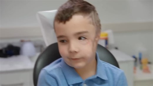 Anaplastologist Allison Vest creates amazing, lifelike prosthetics for patients who have missing or deformed body parts. Taking on unique and extreme cases, Allison melds medicine and artistry to help her patients both functionally and psychologically. | Body Parts 280126 #pimple #popper #drpimplepopper #drallisonvest #bodypart | Pimple Daily Post