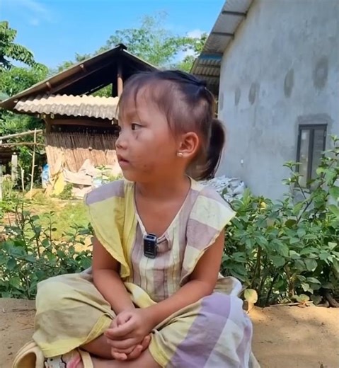 A Beggar Girl Helping a Blind Woman ❤️ | Kindness Has No Boundaries