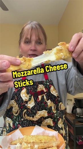 Crispy Mozzarella Cheese Sticks Recipe for Football Parties
