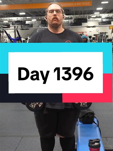 Over the last couple days, a lot of people have been asking where my booth is at the Fit Expo, but I'm sorry to say that I don't have one this year. I didn't have one last year, but I don't have one again this year. They said the building couldn't handle this level of star power, and that my ego couldn't fit through the doorway. Also they turned down my requirement to be paid twice the global net worth, which I didn't think was a big ask. So if you guys want to see me at the Fit Expo, you'll nee