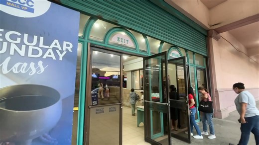 VICTORIA PLAZA, SIRAD-AN NA HUMAN SA 32 KA TUIG Gipahibalo sa management sa Victoria Plaza Mall nga hingpit nang sirad-an human sa 32 ka tuig nga pag-alagad sa katawhan sa Dakbayan sa Davao. Natukod ug giablihan ang Victoria Plaza niadtong Marso 16, 1993, ug nailhan isip unang full-scale shopping mall sa Davao City ug sa tibuok rehiyon. Sa sinugdanan, gipanag-iyahan kini sa Limso family, sa wala pa kini mapalit sa NCCC Group niadtong 2019. Bag-o lang usab, nakuha ang maong property sa Robinsons 