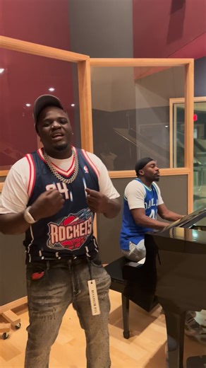 Bumpy Johnson on Instagram: "Yall know I had to give yall a live version but this time I added the piano🔥 S/O my brother @tyeharris32 going crazy on the keys 🎹 “Wanna be a baller” OTW"