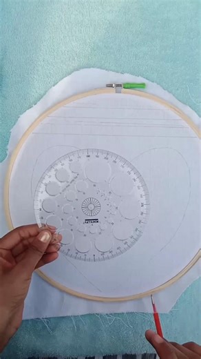 Embroidery hoop pattern tracing tutorial 🧵 #embroidery #handbroidery #pattern #youtube #shorts #art