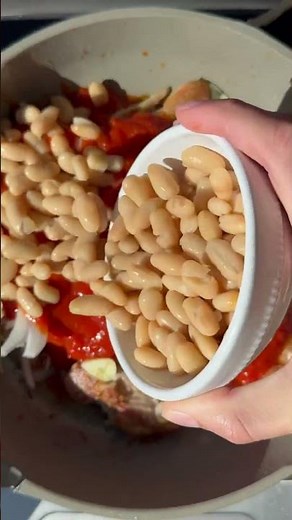 Tuscan Chicken with Cannellini Beans