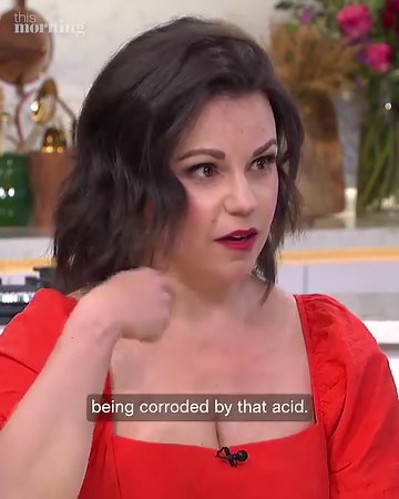 If you’ve been brushing your teeth after breakfast, this video might make you change your mind… 🪥🦷 | This Morning