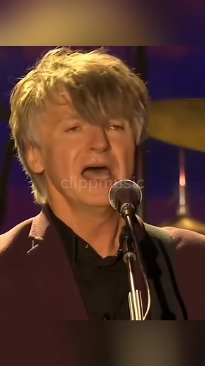 Crowded House - Don't Dream It's Over (Live At Sydney Opera House)