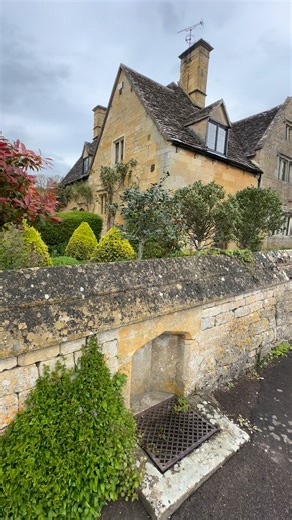986K views · 15K reactions | Five beautiful villages in the English county of Gloucestershire. Picturesque five villages in the Cotswolds  Bourton-on-the-Water  Stow-on-the-Wold ( Town)  Lower Slaughter village  Stanton village  Snowshill village | Beauty of the World | Facebook