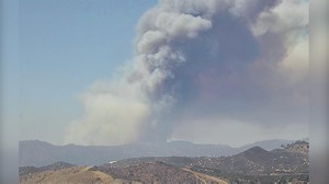 Chaparral Fire in La Cresta now 1,425 acres and 10% contained