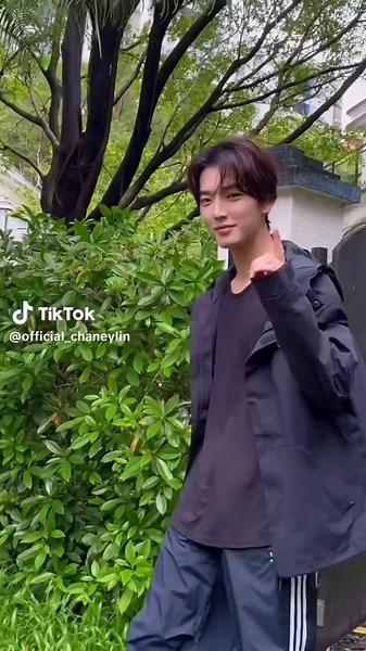 吸吸氧,放松时刻嘻嘻~🍃🏞️ #周周出逃企划 #清远漂流太快乐了吧 #lamthunam #foryoupage #🇨🇳 #asian #vibe #inmyfeeling #nature #foryou #swiming #185大帅哥 #fyp #tiktok #linqiunan