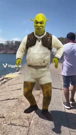 Shrek at the donkey's wedding💚🐎