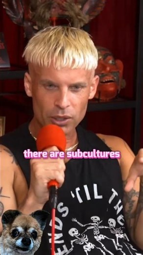 TRIXIE & KATYA DISCUSS GEN Z FASHION 😬 #trixiemattel #katyazamolodchikova #katya #podcast #shorts