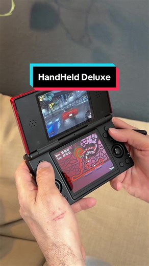 Heute entdecke ich #DasLetzteErsteMal die Top #Handheldkonsole aus dem #TikTokShop die #RetroGaming zur Chefsache erklärt! Gönnt euch die #RetroGames auf diesem HandHeld super praktisch und einfach direkt aus dem TikTok Shop nach Hause geliefert! Bei dieser unglaublichen Auswahl schlägt jedes ZockerHert höher! Tolle Akku Leistung, der PEN ist zur Bedienung mit dabei! Ein immersives GamingErlebnis mit 2 Bildschirmen und jeder Menge Spaß 🤩