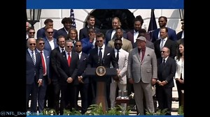 35K views · 926 reactions | Tom Brady came with the jokes today: 'In fact, I think about 40% of the people still don't think we won.'  (️: Twitter/NFL_DovKleiman) | theScore | Facebook