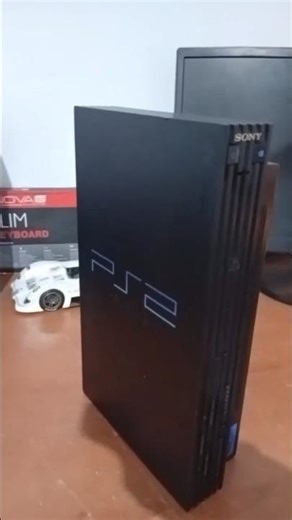 شريت PlayStation 2 Fat كاملة مكمولة بالصاك والمانيطات بـ 300dh! 🎮 شوفو شنو لقيت وسط الصاك