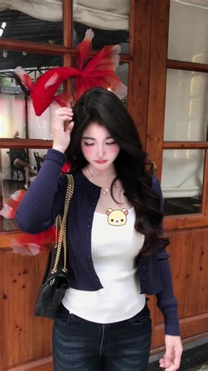 只能牵别的男生的手吗 不能牵我的手吗(｡ ́︿ ̀｡)#氛围感穿搭 #请和我约会 #媚女 #萌 #嘿嘿