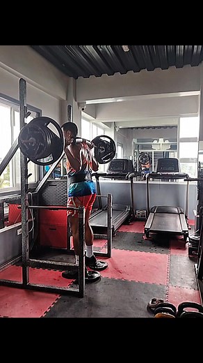 3.6K views · 86 reactions | Pilay Timbang Nmu Dol?  400 Lbs Half Squat t 15 Reps 3 set Key to Increase your Vertical and For Healthy Knee ❤️ #fbreelsfyp #followersreels #fyp #Disclaimer #fypage #musictherapy #healthylifestyle #foryoupagereels | Nonoy Padz Alcantara | Facebook