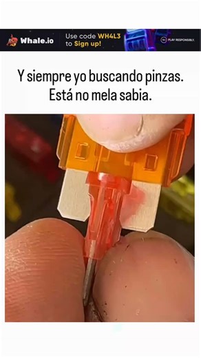 Innovate.oi on Instagram: "The post demonstrates a simple technique for removing and inserting car fuses using only fingers, bypassing the need for pliers, as shown in a short video of hands manipulating coloured fuses in a vehicle's fuse box. Posted by @fogondpalo , a Spanish-speaking content creator focused on rural living and practical tips, the caption expresses personal surprise at the hack, resonating with over 640,000 views and 3,800 likes within a day. Replies highlight universal relatab