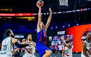 Milano, che beffa: il Barça vince nel finale 84-82