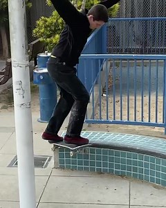 15K views · 277 reactions | Don’t blink or you’ll miss the flick 杻 @tristenrowean. : @b._rd | TransWorld SKATEboarding | Facebook