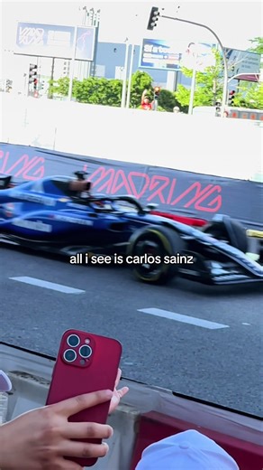 Carlos Sainz: A Smooth Operator in F1 Racing