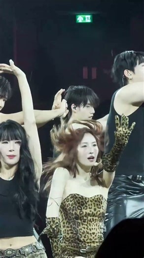 [4K] Momo fancam solo stage during worldtour concert at BK D2 | #momo #momotwice #twice #kpop