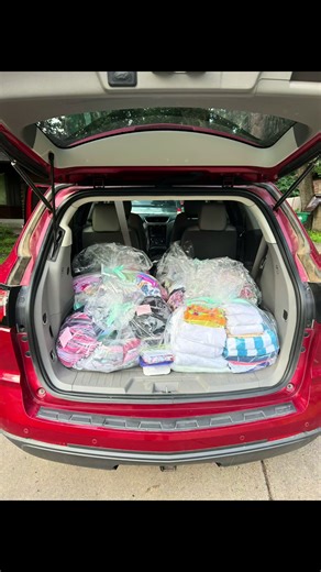 From chaos in a bag to perfectly folded, fresh, and tied with a bow. 🧺✨ Why stress laundry day when I can make it effortless? ✅ Wash • Dry • Fold ✅ FREE pickup & delivery ✅ $30 per bag 20% off your first order! 📍 Chaska | Carver | Shakopee DM “YES” and consider it done! #LightenYourLoad #LaundryTok #ChaskaMN #SelfCareHack #LaundryService #TakeTheEdgeOff #BusyLifeHack #ChaskaLife #MomLife