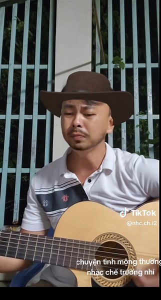 chuyện tình mộng thường @Nhạc Chế Trường Nhí #fypシ゚ #tungchua #nhacchetungchua #guitarcover #xhhhhhhhhhhhhhhhhhhhhhhh