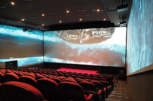 270度3面上映の日本初「ScreenX」で観るパイレーツ新作。みんなで観るVRが実現?