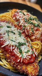 Chicken Parm - Don't Lose This Ingredients: 4 boneless, skinless chicken breasts, pounded to even thickness Salt and black pepper, to taste 1 cup (125 g) all-purpose flour 2 large eggs, beaten 1 1/2 cups (150 g) Italian-style breadcrumbs Full recipe 👇 💬 | Amazing Old Recipes